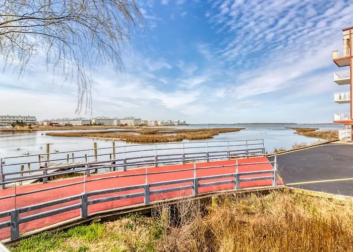 La Vista Bay-114 - 75th St -a