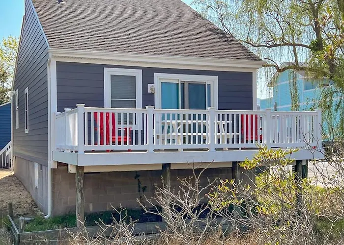 La Vista Bay-114 - 75th St -a